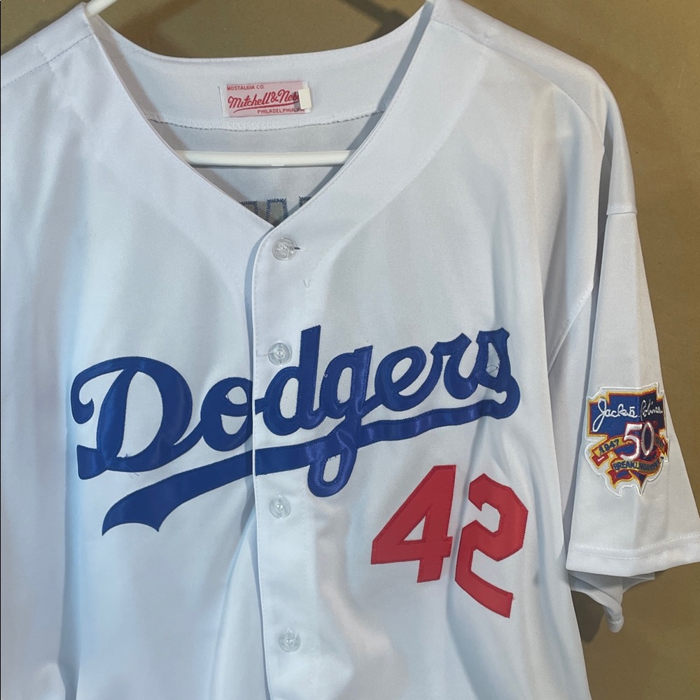 White Dodgers Baseball Jersey #42 Jackie Robinson 1955 - Picture 6 of 9